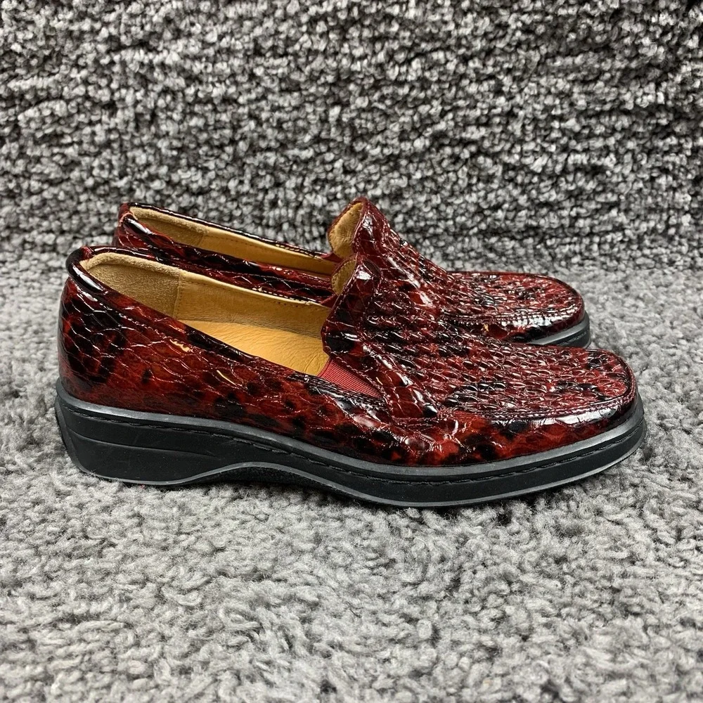 Helle Romu's Comfort Shoes Black Red Spain Reptile Skin Loafer Sz EU 36 US 5.5-6